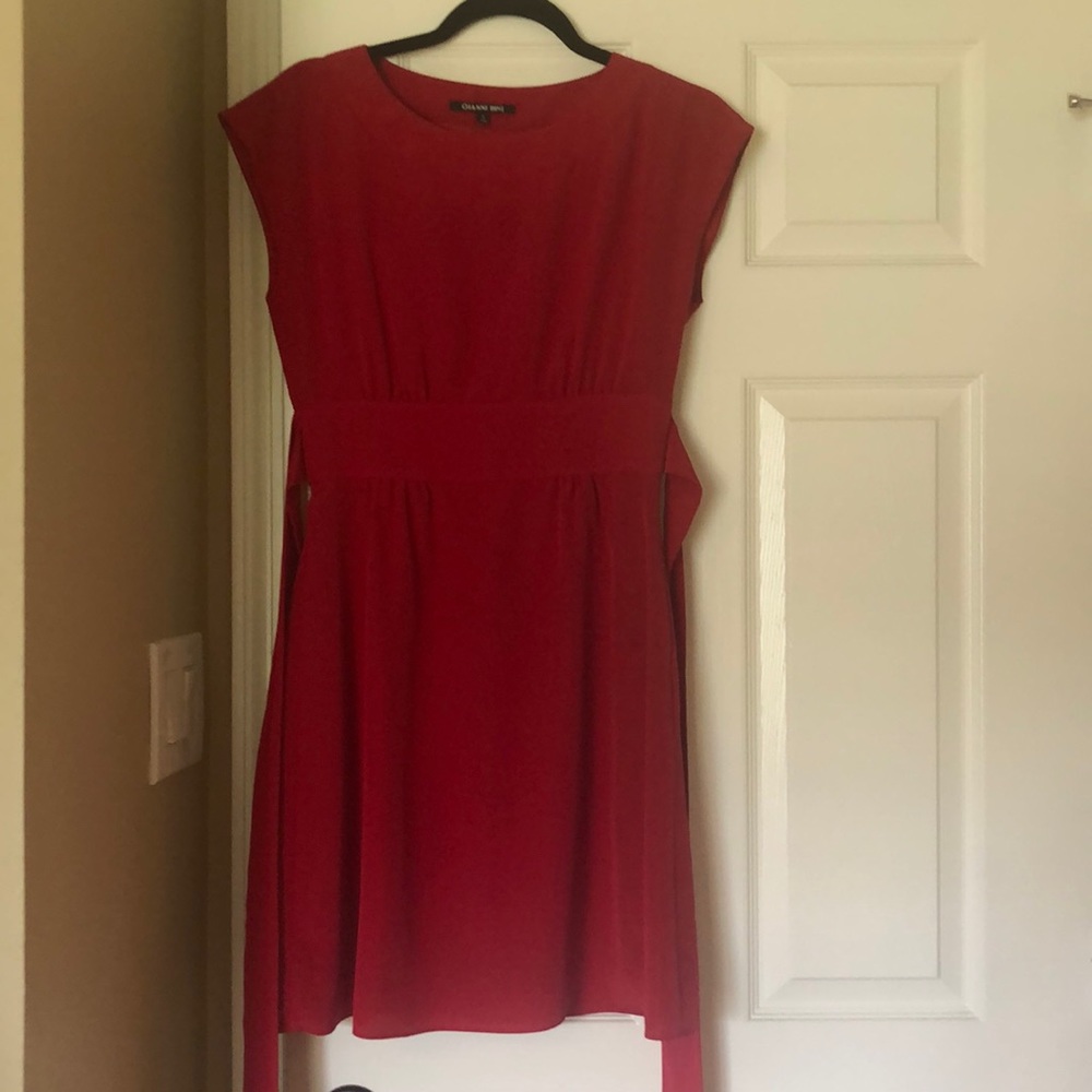 Red Gianni Bini A-line dress with tie around waist